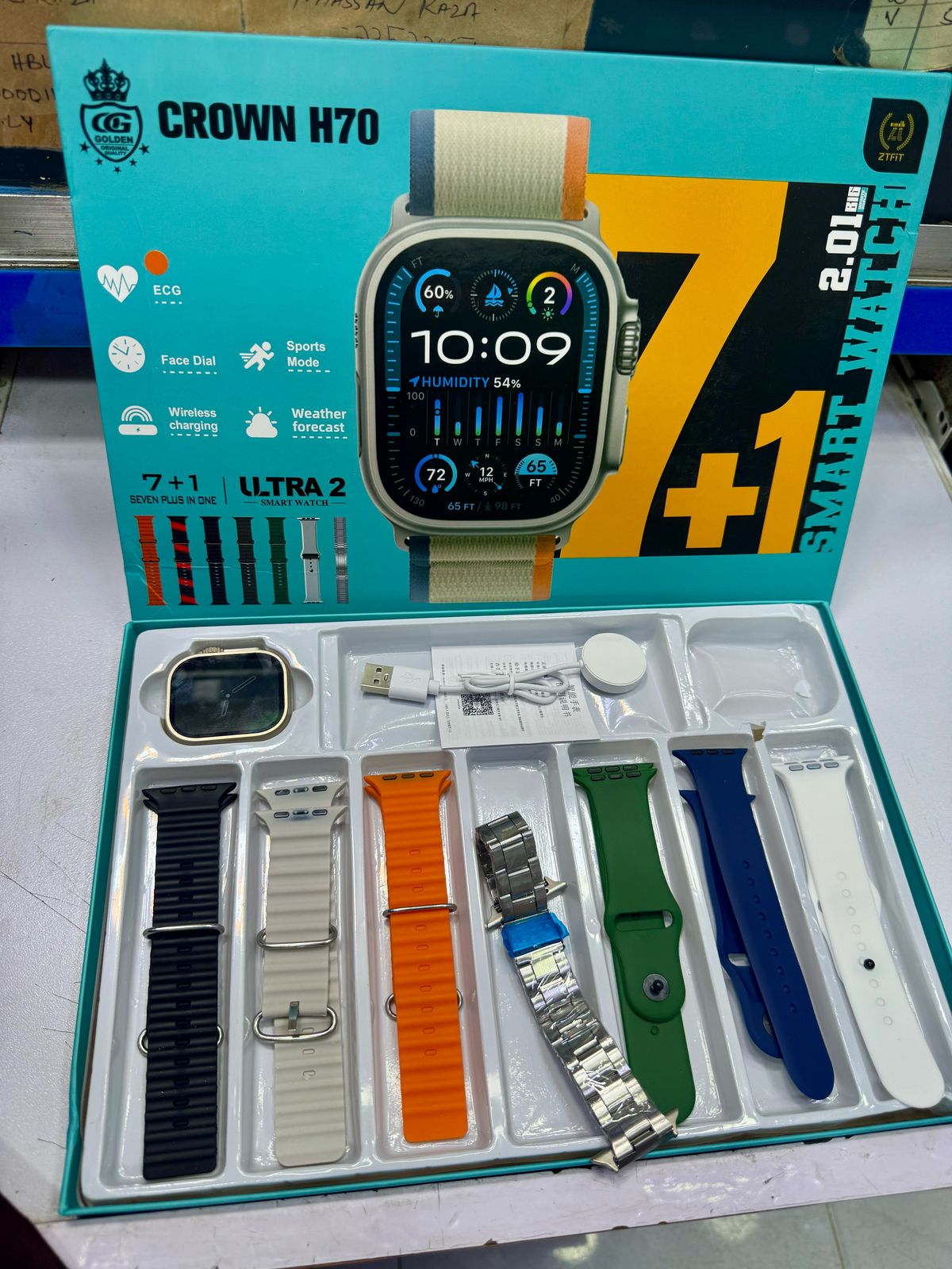 CROWN H70 (7+1) – Premium Ultra Smart Watch Gift Box